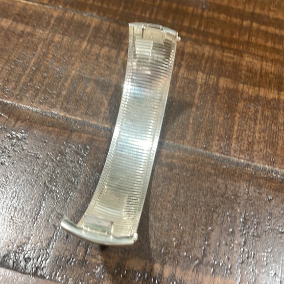 BELLA DIVA SILVER CUFF BRACELET. - Picture 5 of 7